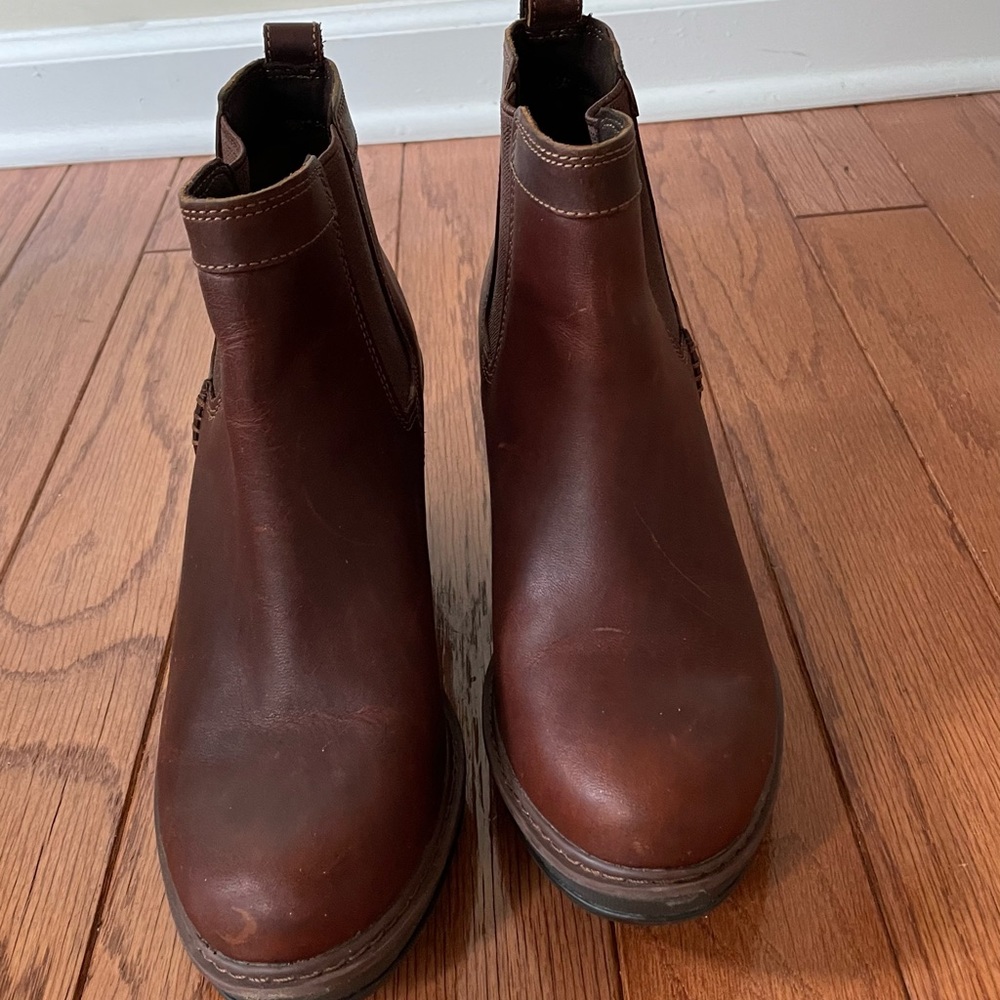 Women's Timberland Brown Leather Slip-On Wedge Boots Size 9
